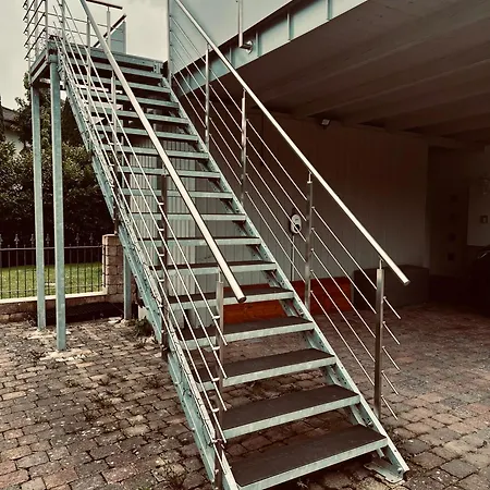 Stilvolle Studiowohnung Mit Sonnenterasse Apartman *