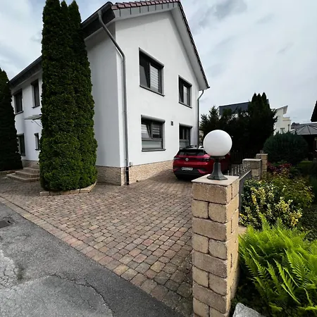 Stilvolle Studiowohnung Mit Sonnenterasse